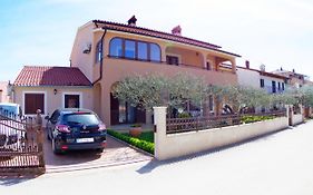 Apartments Tina & Denis